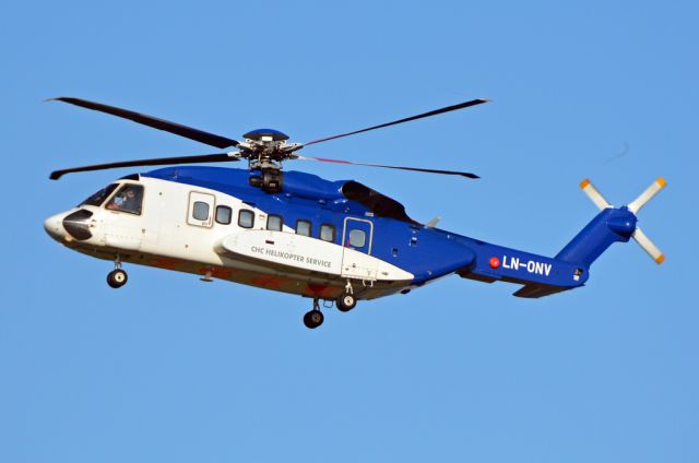 Sikorsky Helibus (LN-ONV) - Landing on RWY22L