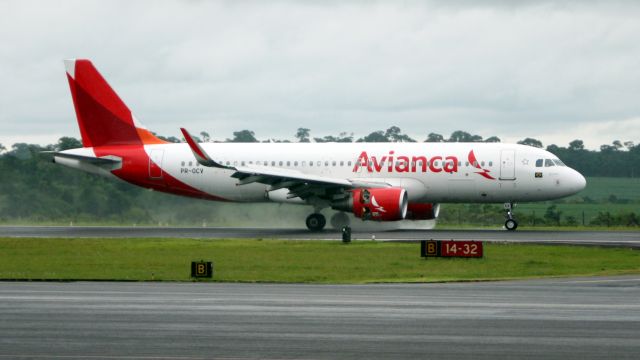 Airbus A320 (PR-OCV)