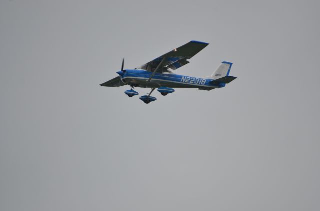 Cessna Commuter (N22318) - Arrival to Oshkosh Airventure 2018 on runway 36