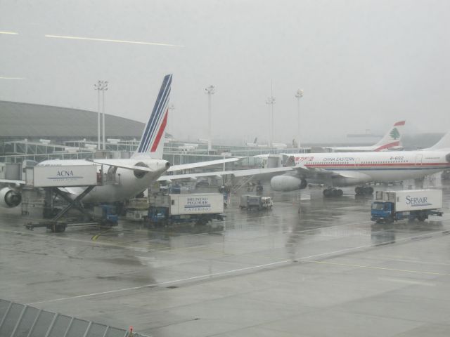 Airbus A330-200 —