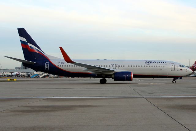 Boeing 737-800 (VP-BFB) - Taxiing to Terminal 4 on 17-Dec-18 operating flight AFL2572 from UUEE.