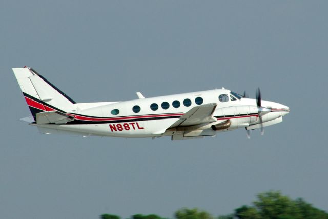 Beechcraft King Air 100 (N88TL)