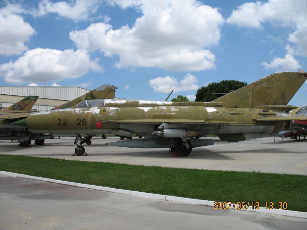 — — - MiG 21 Fishbed