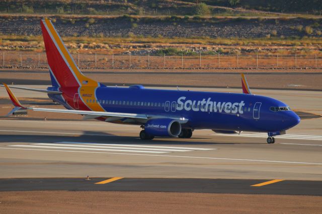 Boeing 737-800 (N8502Z)