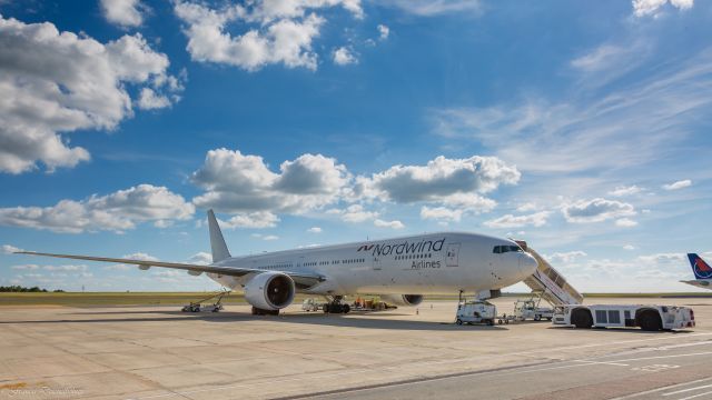 Boeing 777-200 (VP-BJO)