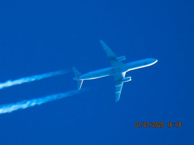 Airbus A321 (N535UW)