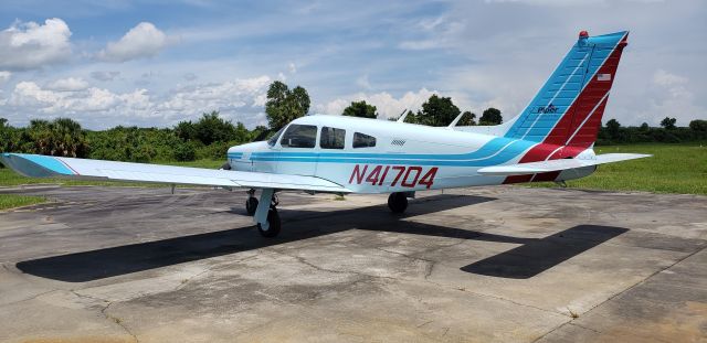 Piper Cherokee (N41704)