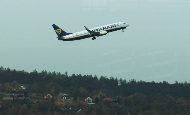 Boeing 737-800 (EI-FRS)