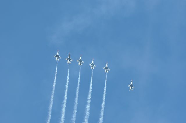 Lockheed F-16 Fighting Falcon — - Thunderbirds practice with their public information officers photo plane alongside.