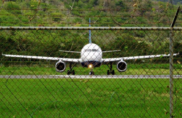 Airbus A320 (N766JB)