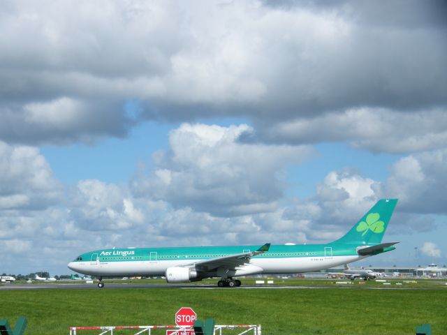 Airbus A330-300 (EI-EAV) - EI EAV A330 DEP EIDW 14/09/13