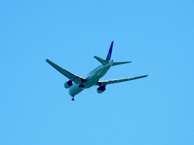 Boeing 777-200 (N214UA) - UAL22 DUB-EWR