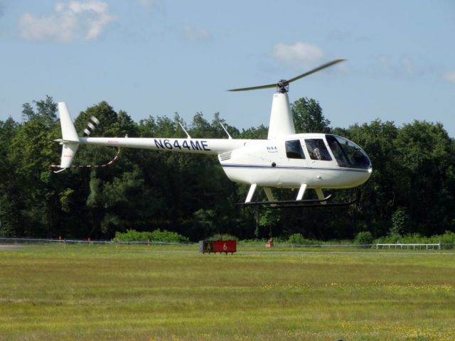 Robinson R-44 (N644ME)