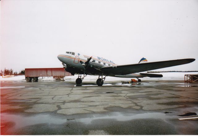 Douglas DC-3 —