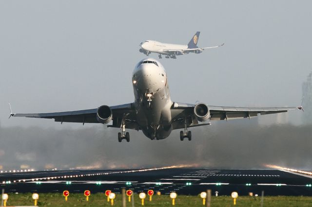 Boeing MD-11 (PH-MCT)