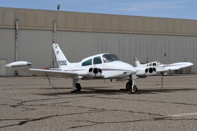 Cessna 310 (N7935Q)