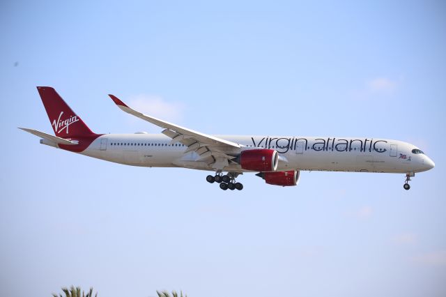 Airbus A350-1000 (G-VDOT)