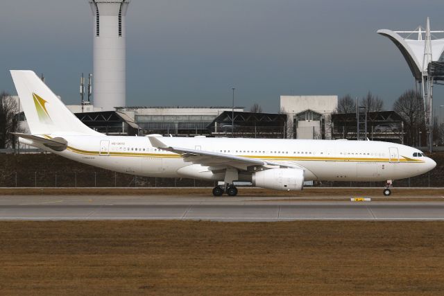 Airbus A330-200 (HZ-SKY2)