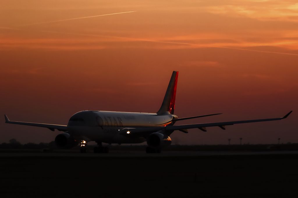 Airbus A330-300 (A7-AFG)