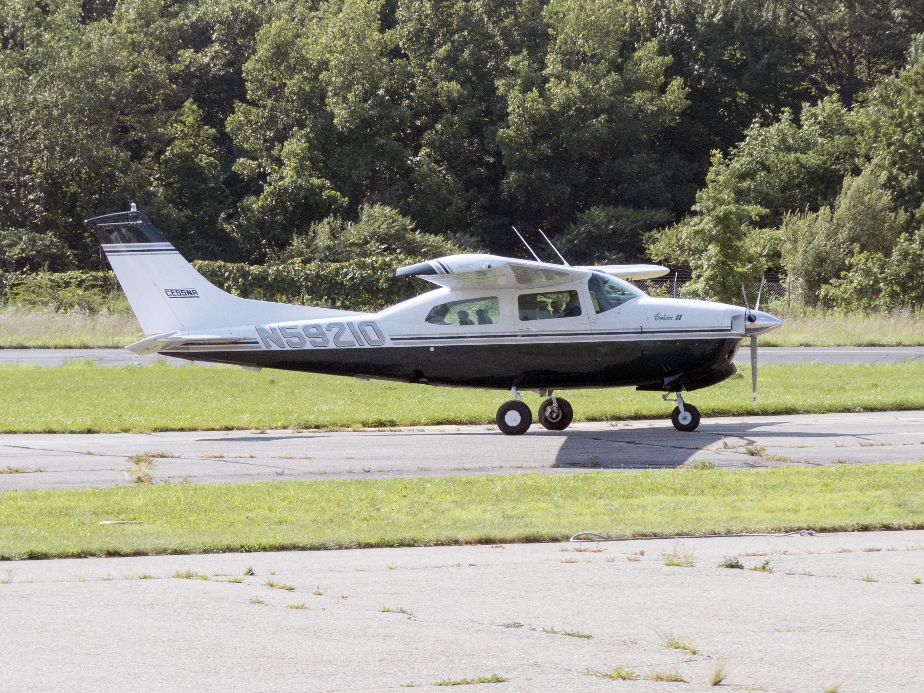 Cessna Centurion (N59210) - A very nice two ten. 21 JUL 2016.