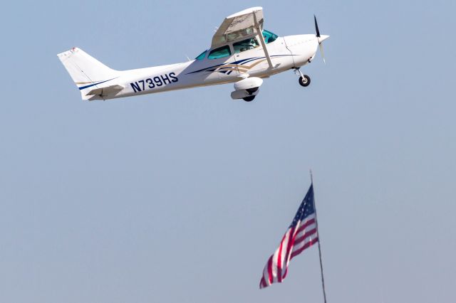 Cessna Skyhawk (N739HS)
