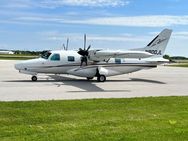 Mitsubishi MU-2 (N800JL)