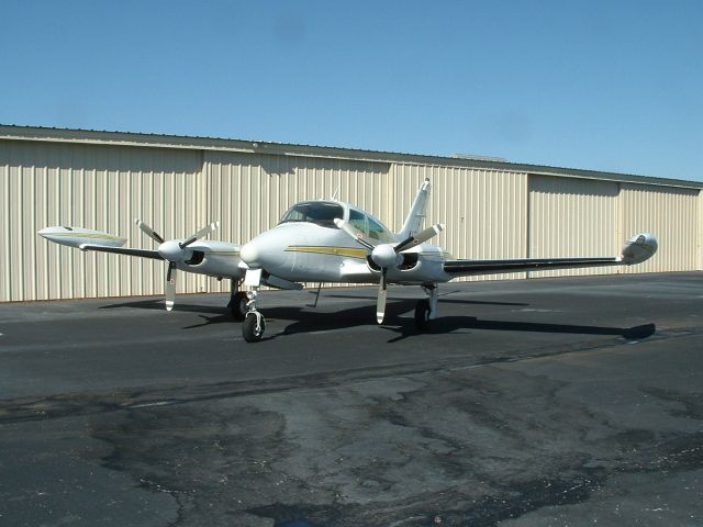 Cessna 310 (N7LL)