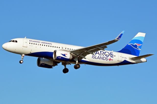 Airbus A320neo (OY-RCL) - Landing on RWY22L