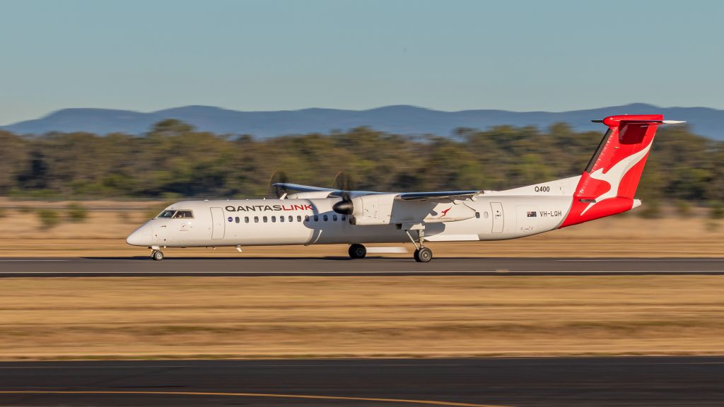 de Havilland Dash 8-400 (VH-LQH)