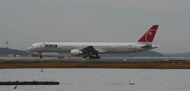 BOEING 757-300 (N595NW)