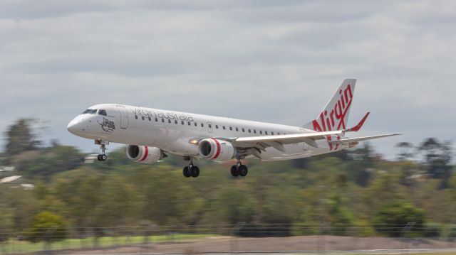 Embraer ERJ-190 (VH-ZPF)