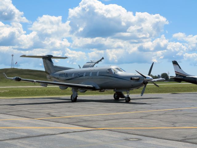 Pilatus PC-12 (N523JL)