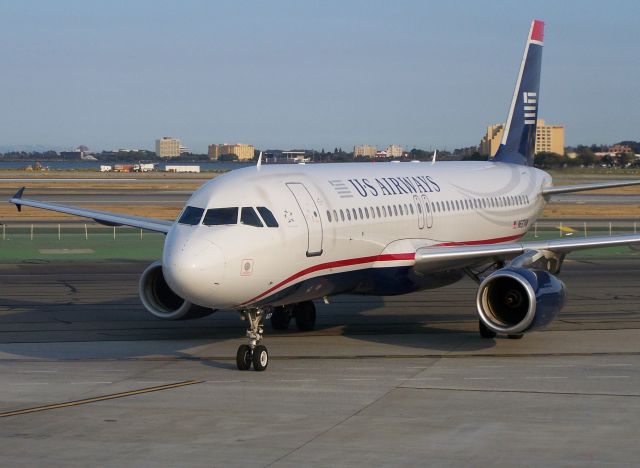 Airbus A320 (N637AW)