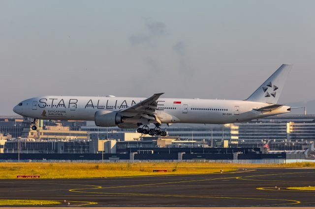 BOEING 777-300ER (9V-SWI)