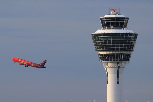 Airbus A320 (OO-SNA)