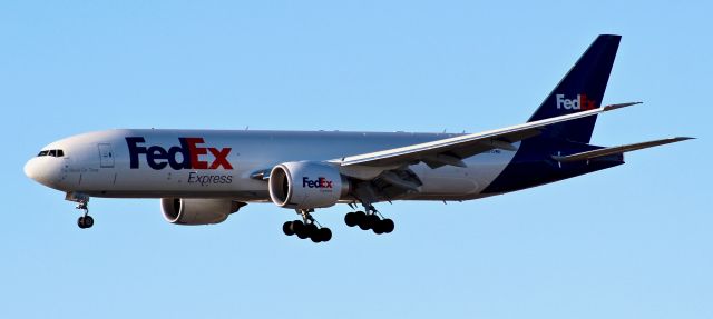 BOEING 777-200LR (N866FD) - FedEx 777 Freighter on final for runway 22L at Newark.