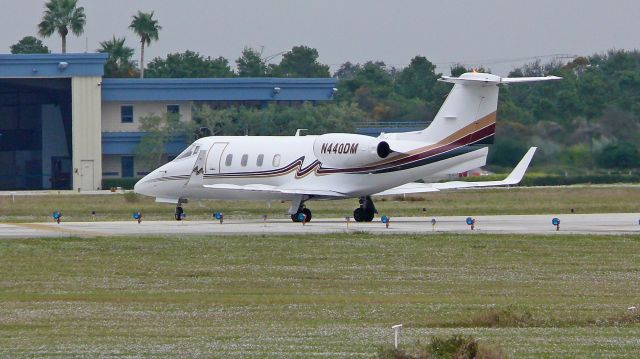 Learjet 60 (N440DM)