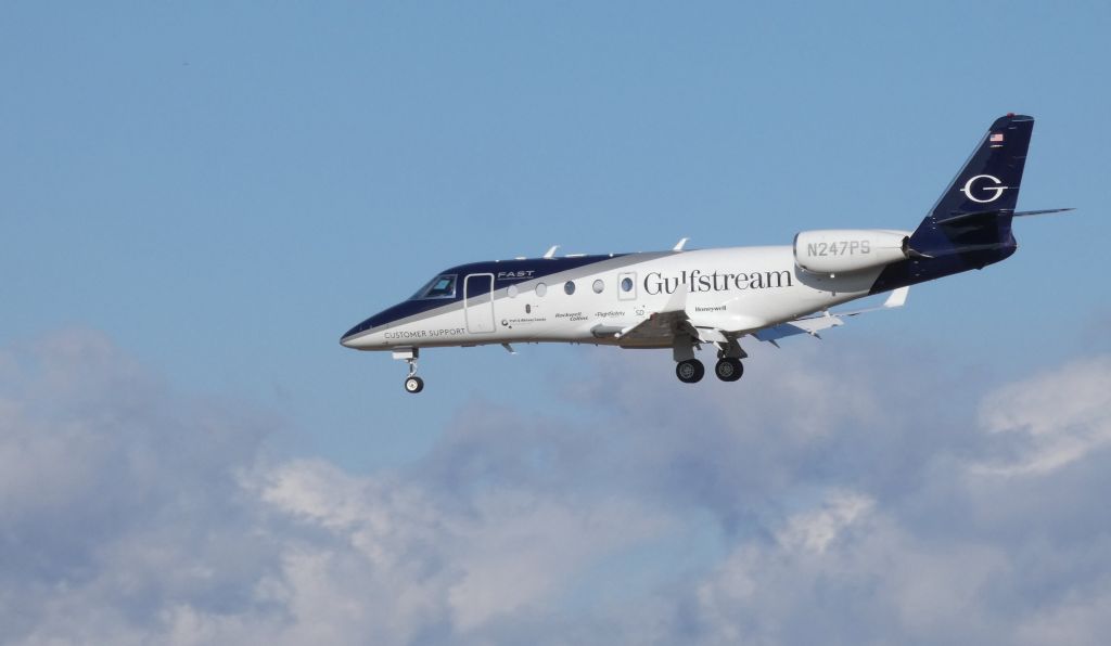 IAI Gulfstream G150 (N247PS) - On final is this 2006 Israeli Aircraft Industries "Customer Support" Gulfstream G150 in the Winter of 2020.
