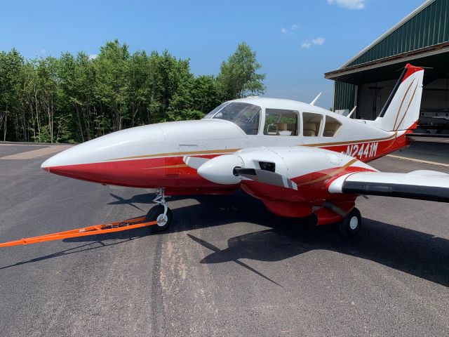 Piper Apache (N2441M) - Stunning Aztec F with Full Garmin br /Scott MacDonald Aircraft 