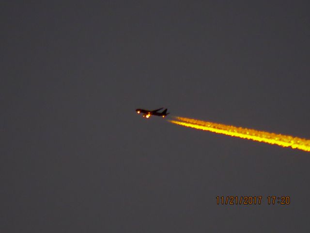 BOEING 767-300 (N152FE)