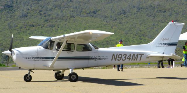 Cessna Skyhawk (N934MT)