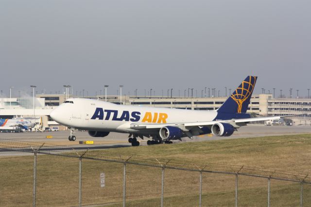 BOEING 747-8 (N855GT)