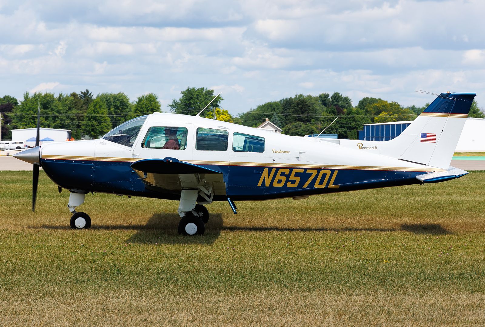 Beechcraft Sundowner (N6570L)