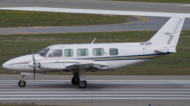Piper Navajo (VH-DTF)