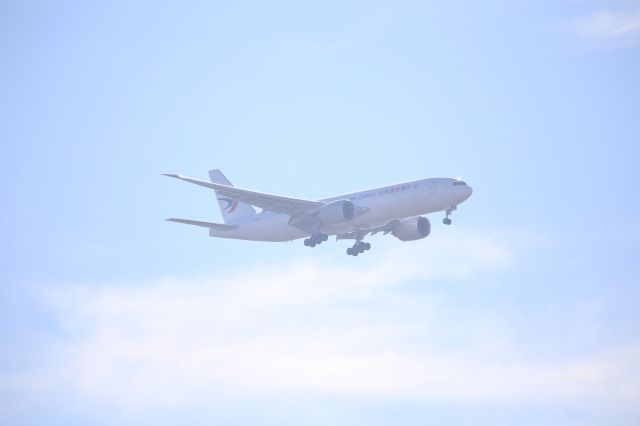 BOEING 777-200LR (B-222K)