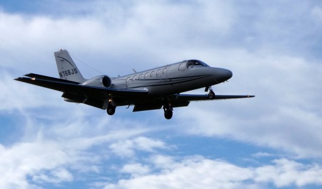 Cessna Citation V (N768JS) - On final is this 2005 Cessna Citation 560 in the Autumn of 2019.