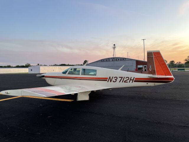 Mooney M-20 (N3712H) - Quick rest for the evening.