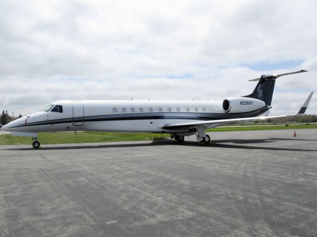 Embraer Legacy 600/650 (N226HY)