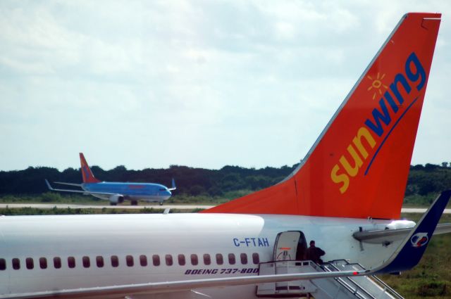 Boeing 737-800 (C-FTAH) - Waiting to depart for return to YYZ