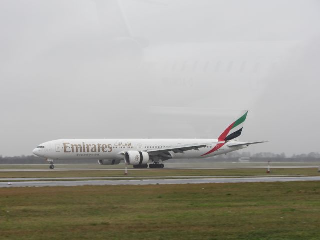 Boeing 777-200 (AG-ECF)